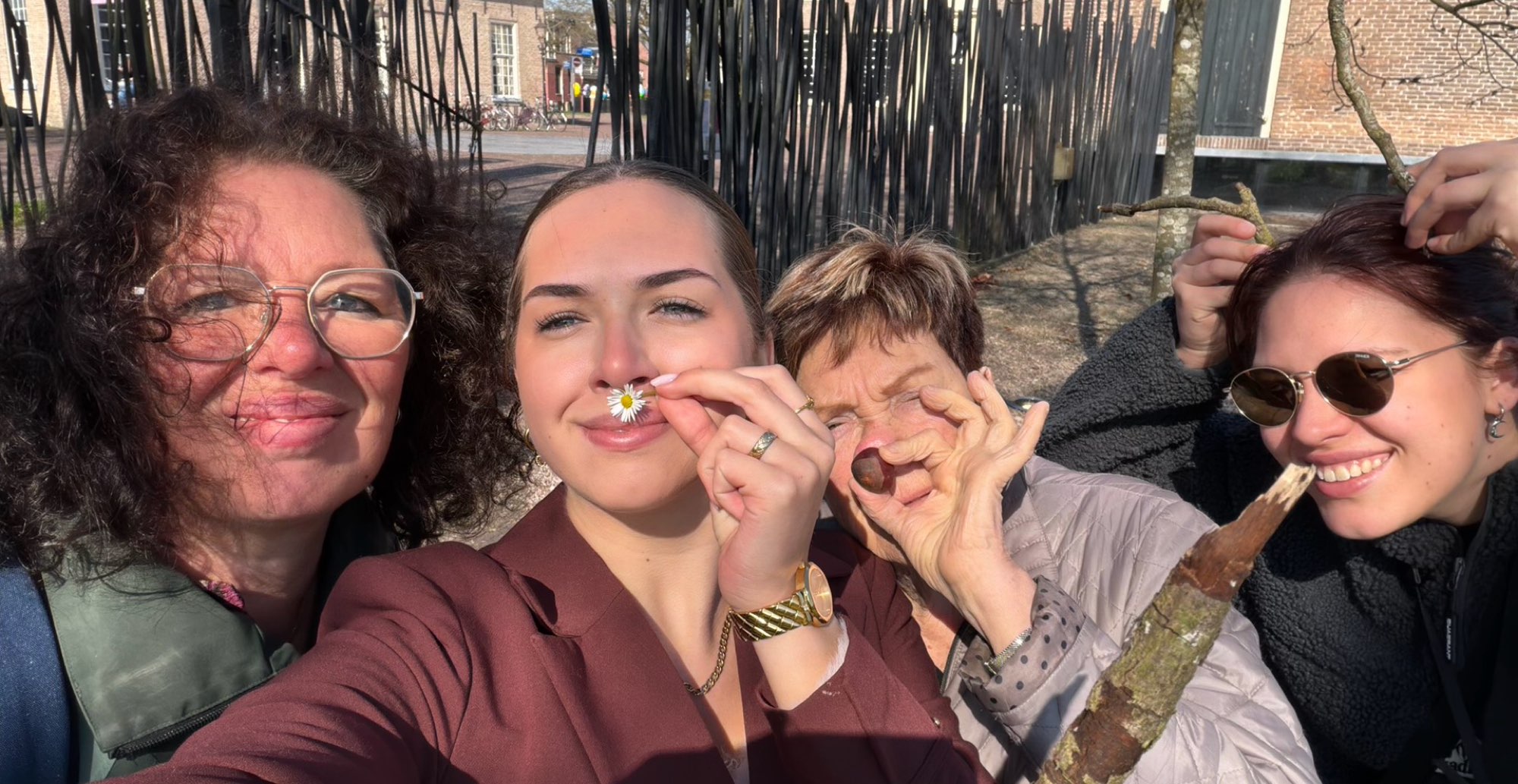 صور البحث عن الكنز في آسن