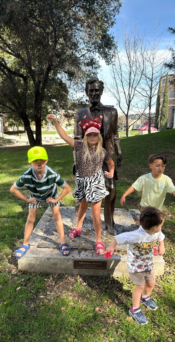 team building scavenger hunt