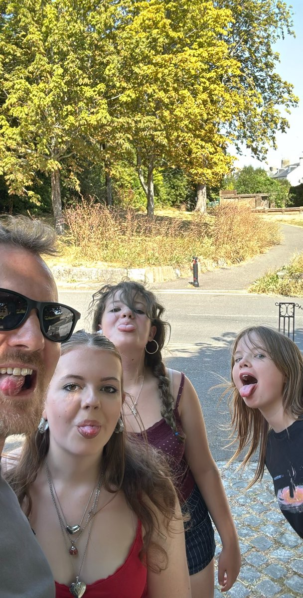 team building scavenger hunt