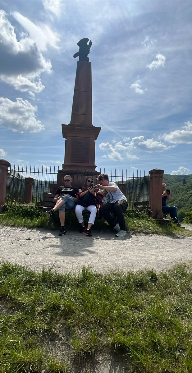 team building scavenger hunt