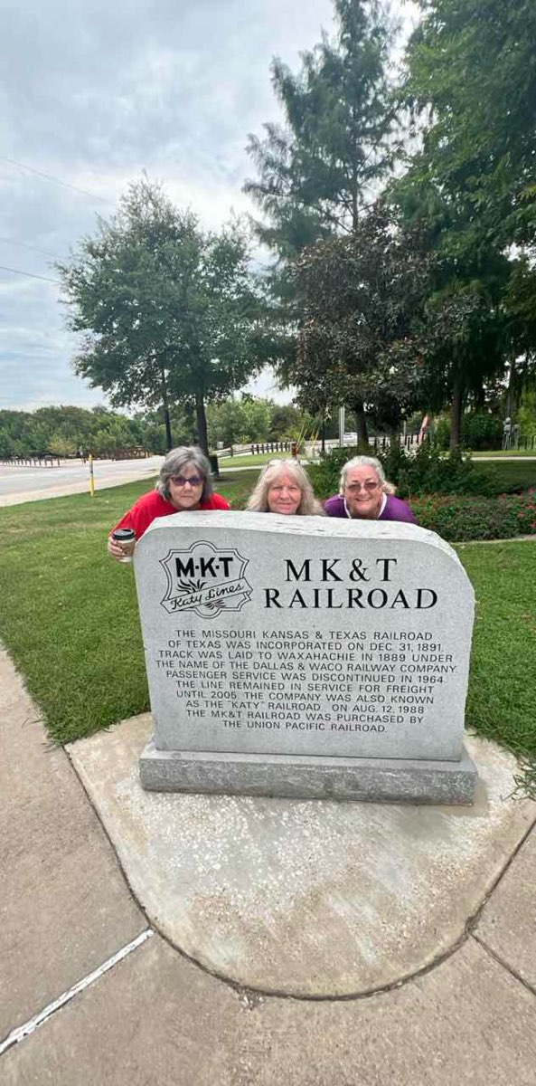 Waxahachie Scavenger Hunt scavenger hunt photos