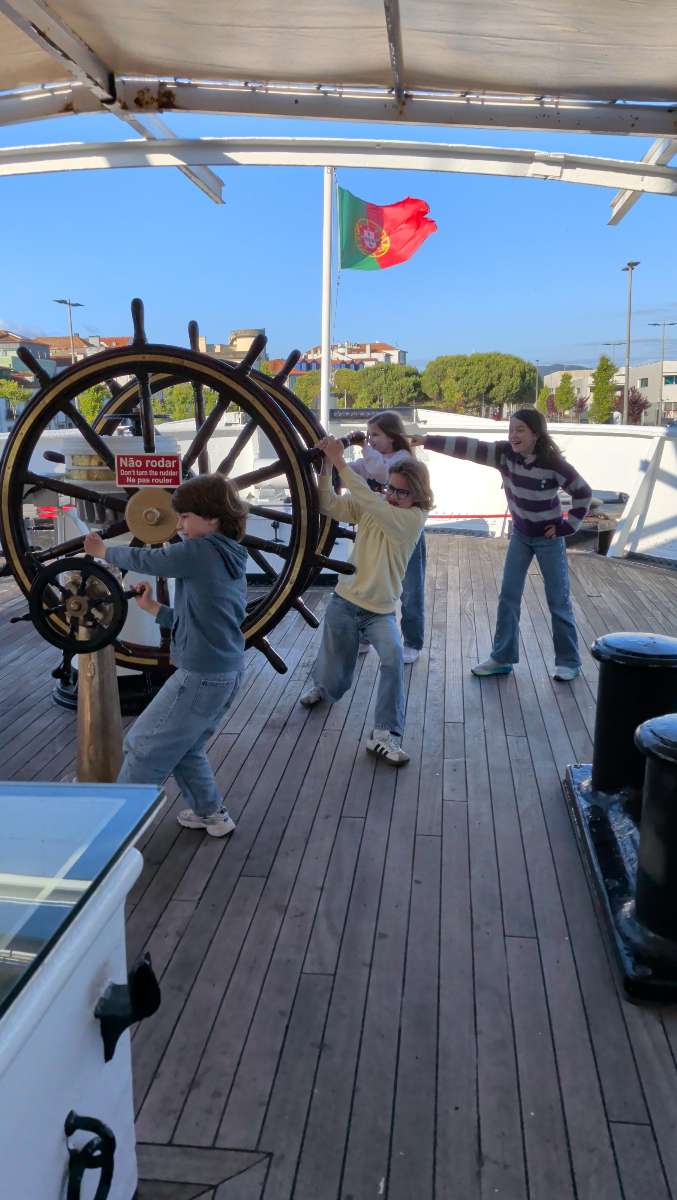 team building scavenger hunt