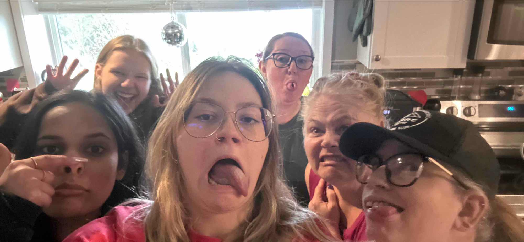 team building scavenger hunt