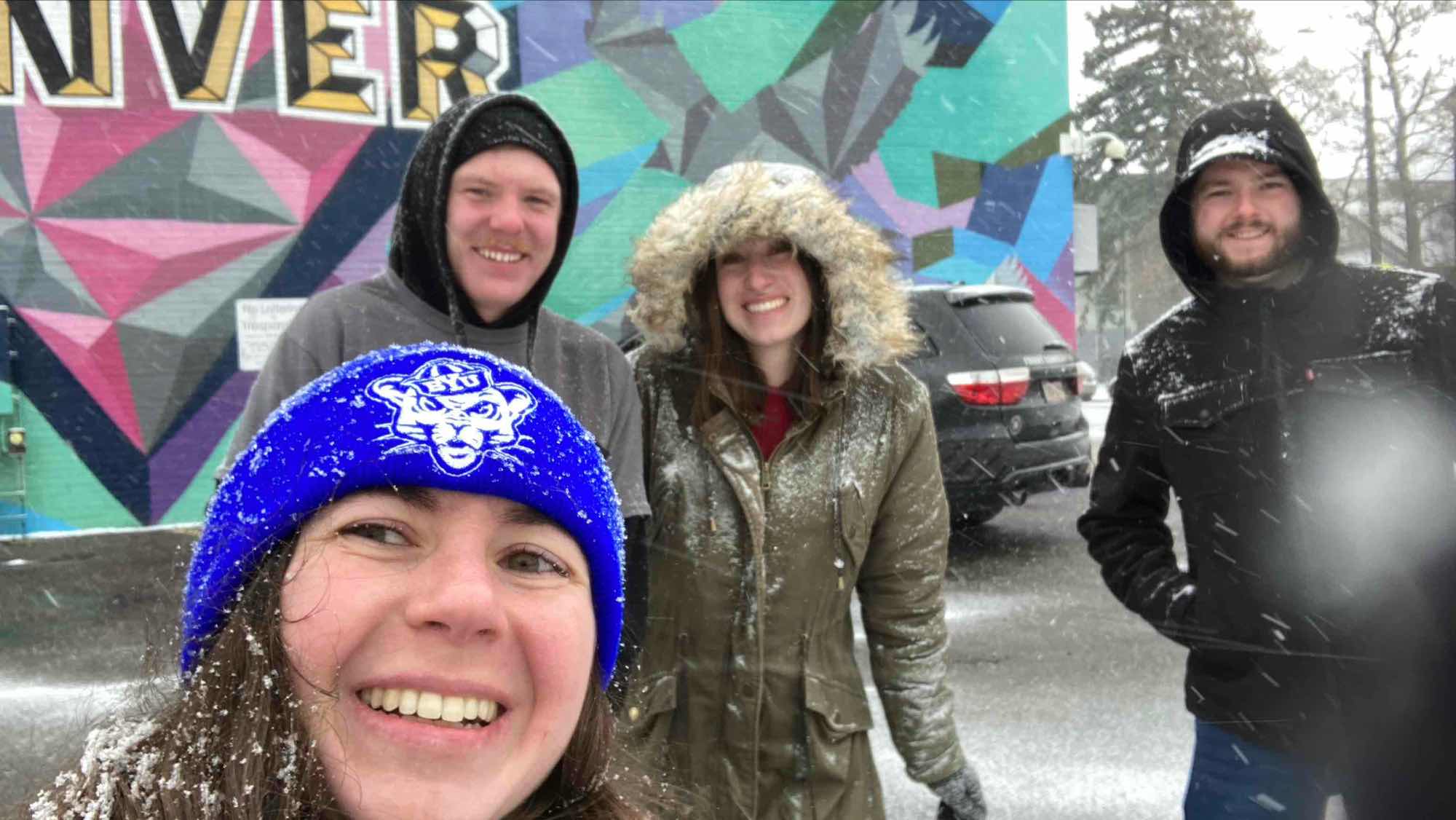 Zdjęcia polowania na padlinożerców na Uniwersytecie w Denver