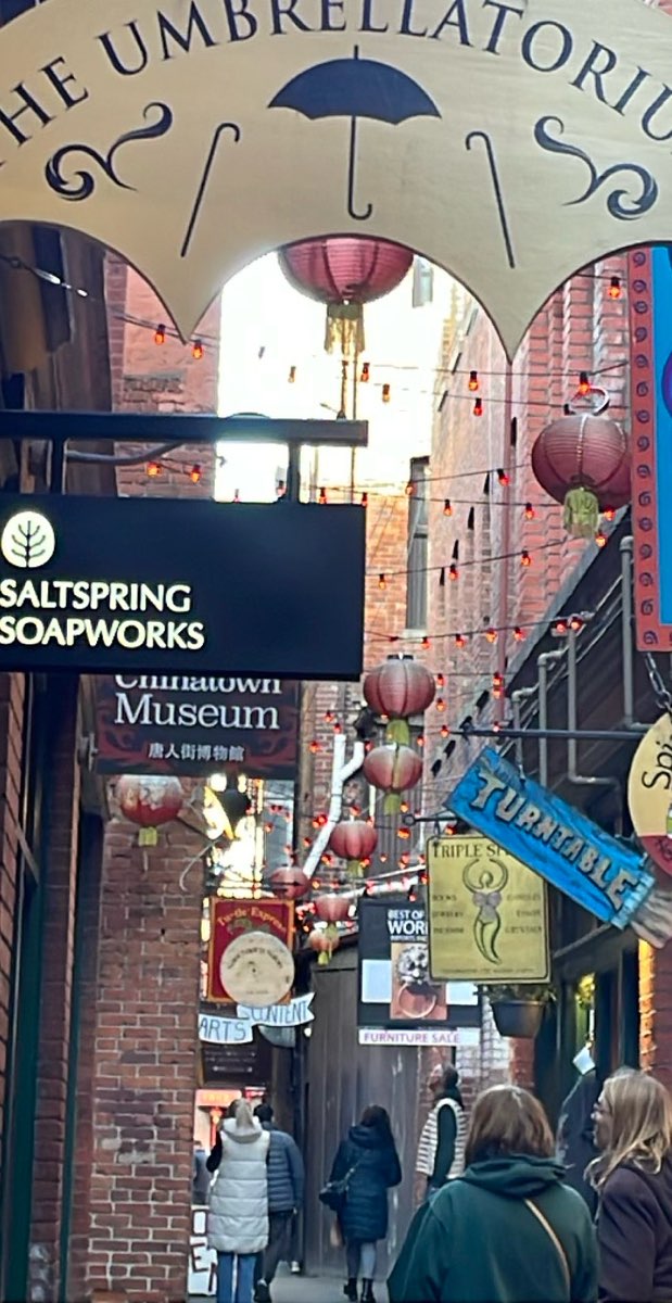 ภาพถ่ายการล่าสมบัติผีสิงเมืองวิกตอเรีย บริติชโคลัมเบีย