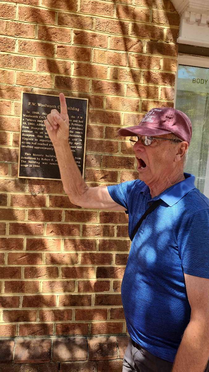 team building scavenger hunt