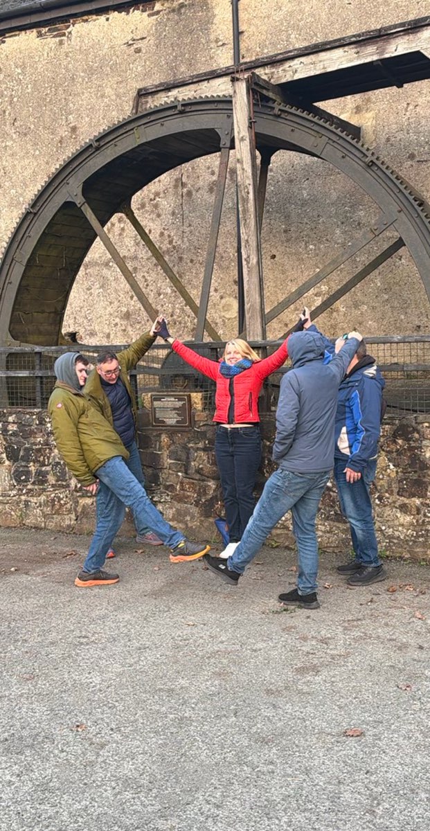 team building scavenger hunt