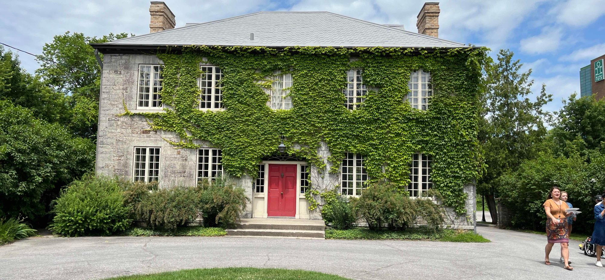 &Phi;&omega;&tau;&omicron;&gamma;&rho;&alpha;&phi;ί&epsi;&sigmav; &kappa;&upsi;&nu;&eta;&gamma;&iota;&omicron;ύ &theta;&eta;&sigma;&alpha;&upsi;&rho;&omicron;ύ &sigma;&tau;&omicron; Nepean