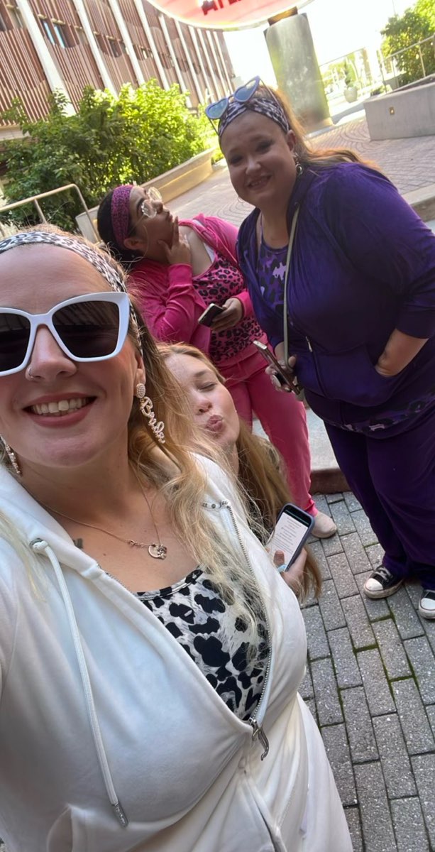 team building scavenger hunt