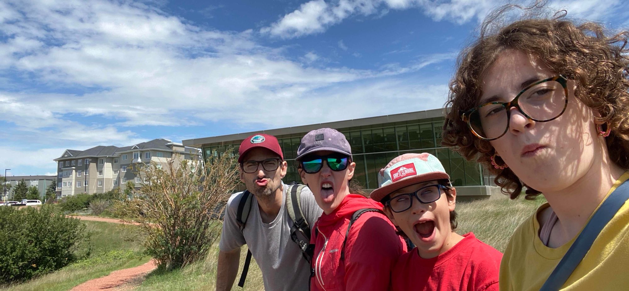 team building scavenger hunt