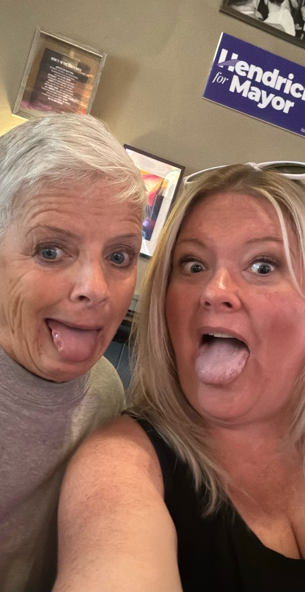 Bloomington Illinois Bar Crawl scavenger hunt photos