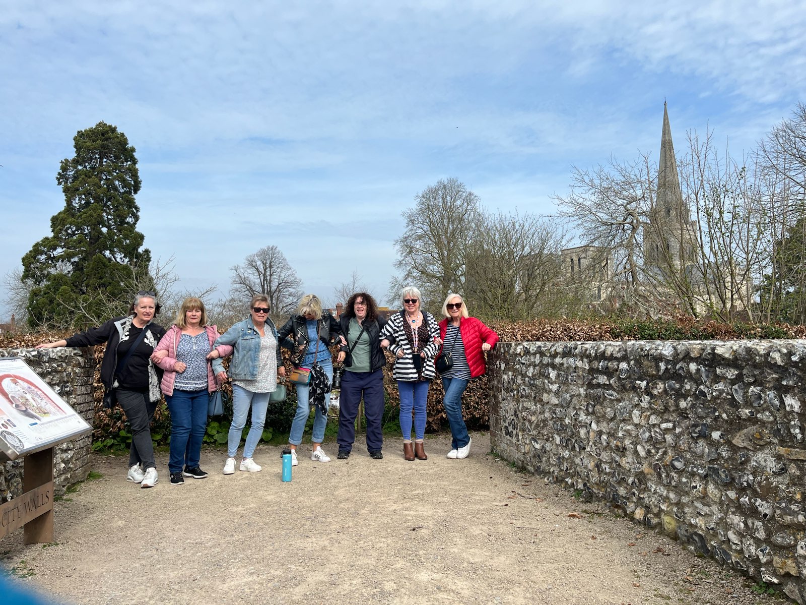 Chichester Scavenger Hunt के स्कैवेंजर हंट की तस्वीरें