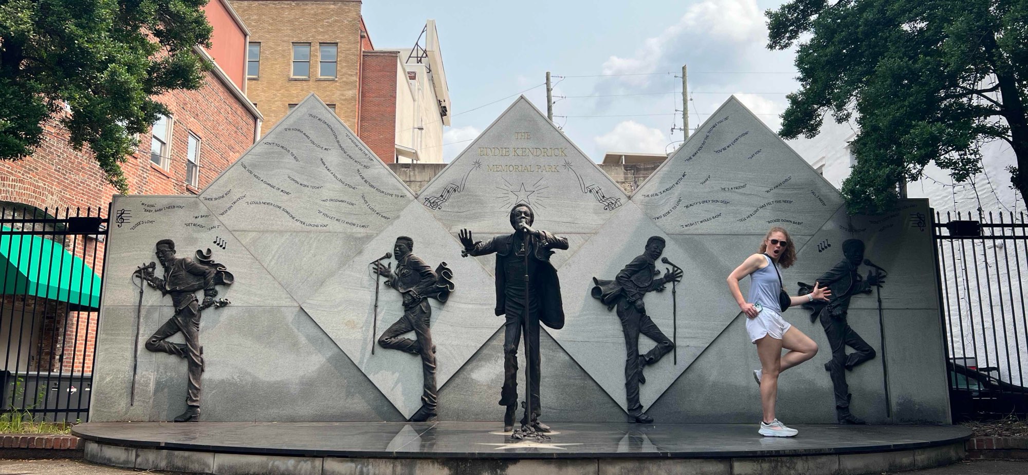 team building scavenger hunt