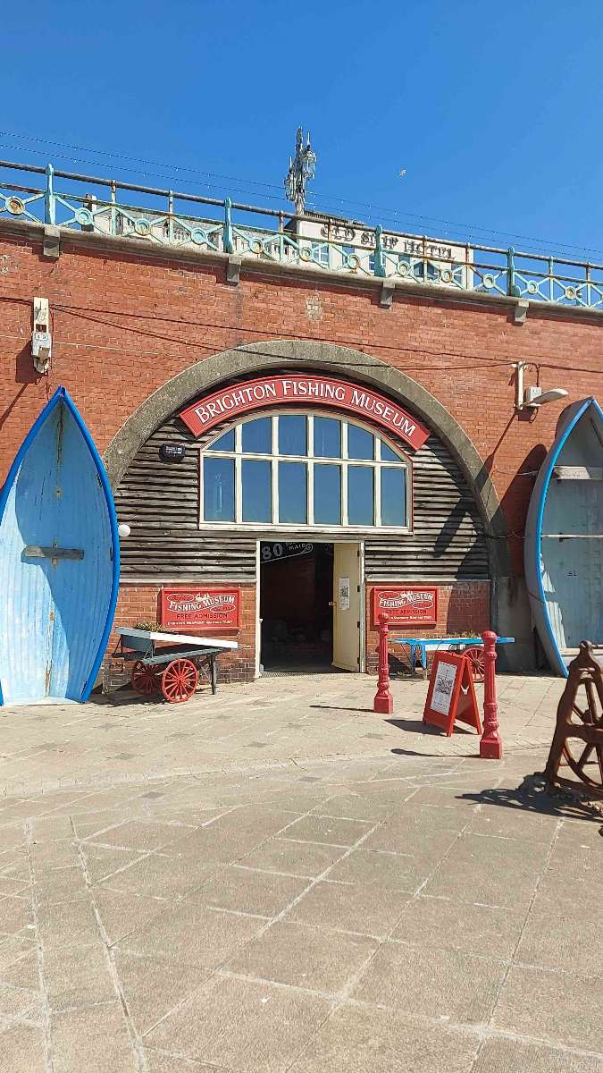 Brighton Ghost Tour scavenger hunt photos