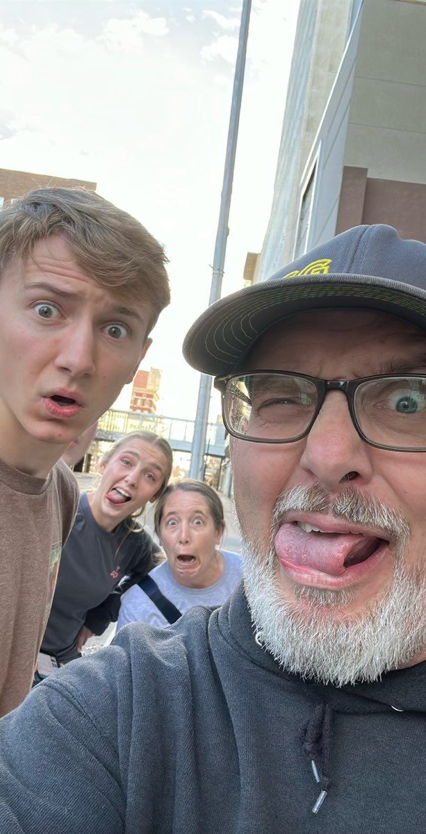 team building scavenger hunt