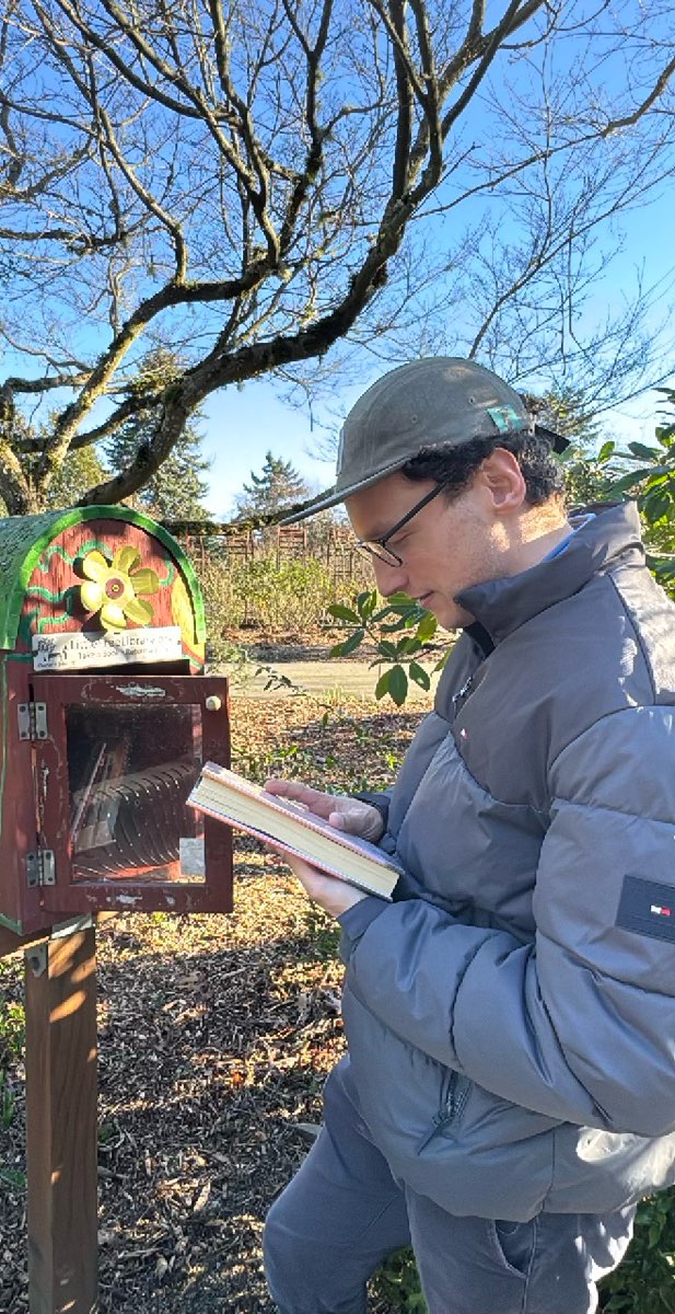 &Phi;&omega;&tau;&omicron;&gamma;&rho;&alpha;&phi;ί&epsi;&sigmav; &alpha;&pi;ό &tau;&omicron; &Kappa;&upsi;&nu;ή&gamma;&iota; &Theta;&eta;&sigma;&alpha;&upsi;&rho;&omicron;ύ &tau;&omicron;&upsi; Seatac