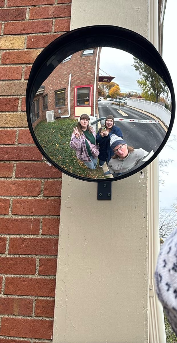 team building scavenger hunt