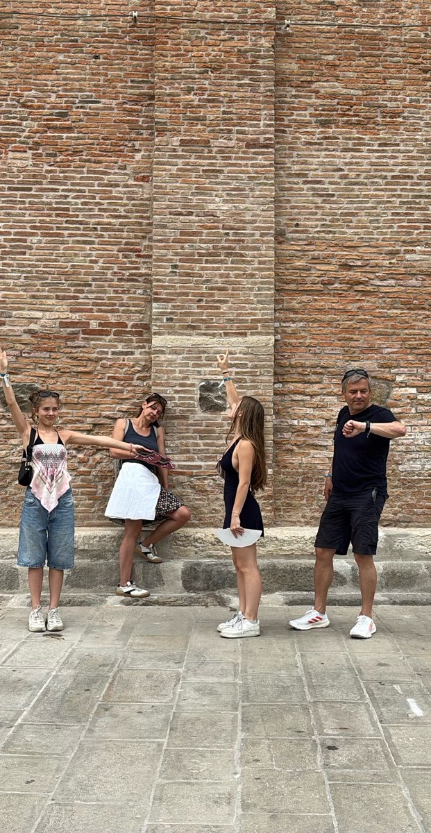 team building scavenger hunt