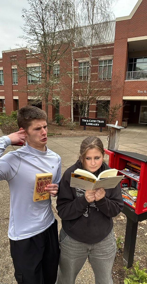 Pacific University Scavenger Hunt skattejakt-bilder