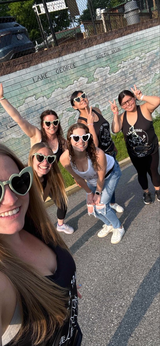 team building scavenger hunt