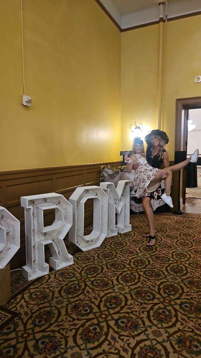 team building scavenger hunt