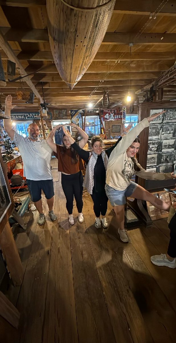 team building scavenger hunt