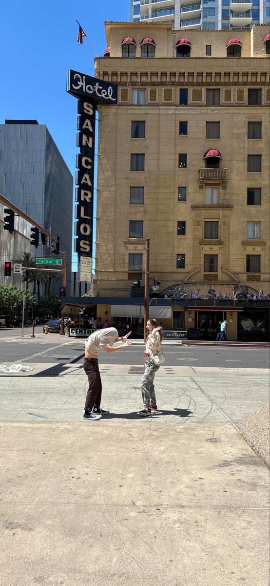 team building scavenger hunt