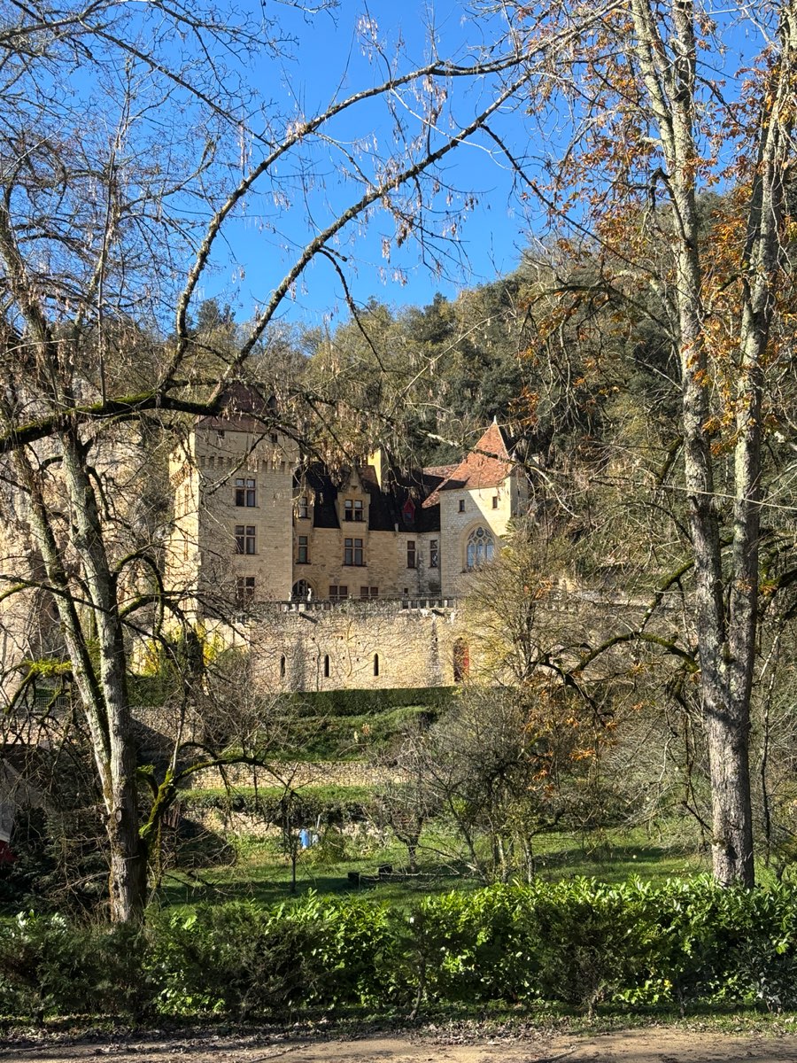 team building scavenger hunt