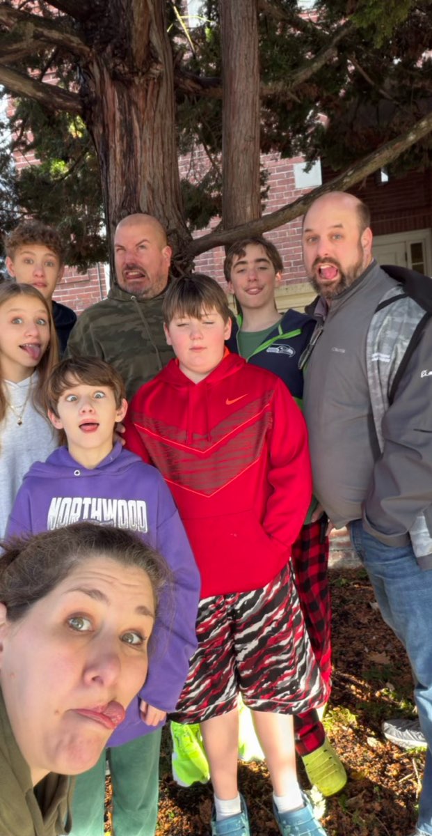 team building scavenger hunt