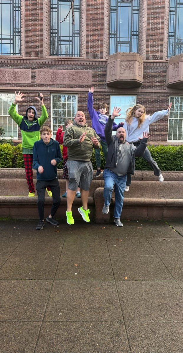 team building scavenger hunt