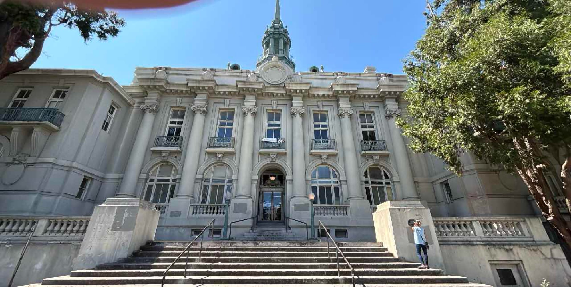 Poze v&acirc;n&abreve;toare de comori Universitatea Berkeley