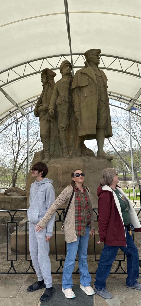 &kappa;&upsi;&nu;ή&gamma;&iota; &theta;&eta;&sigma;&alpha;&upsi;&rho;&omicron;ύ &gamma;&iota;&alpha; &omicron;&mu;&alpha;&delta;&iota;&kappa;ή &epsi;&rho;&gamma;&alpha;&sigma;ί&alpha;