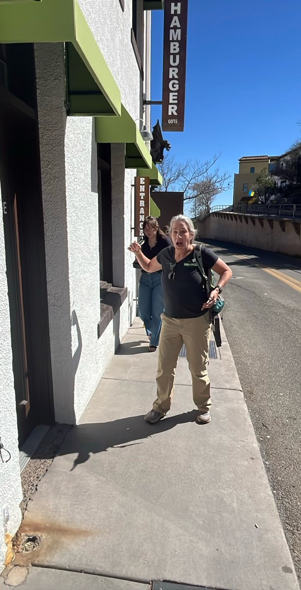 team building scavenger hunt