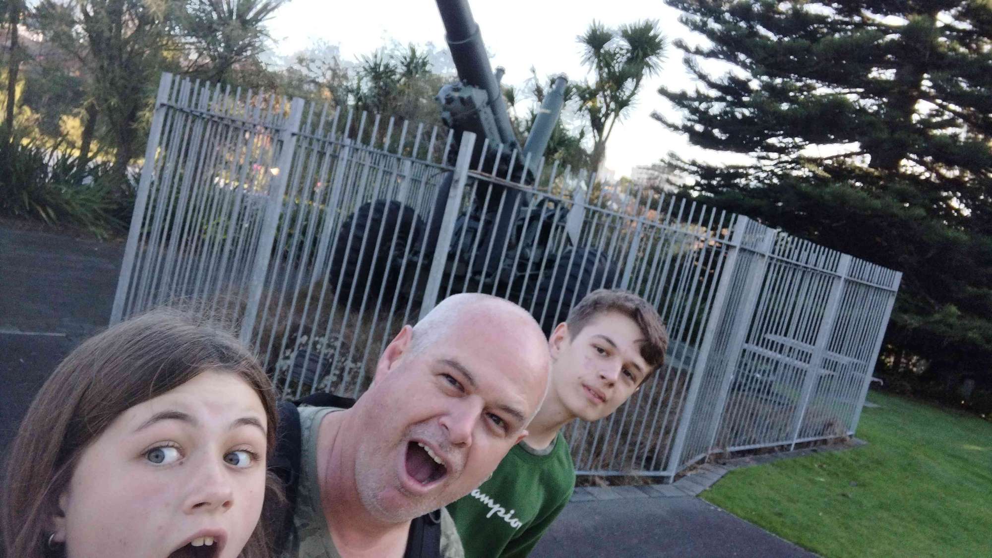 Zdj&eogon;cia z poszukiwania skarb&oacute;w Hamilton Lake Scavenger Hunt