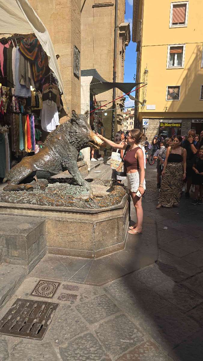 Zadanie terenowe we Florencji we W&lstrok;oszech zdj&eogon;cia z poszukiwania skarb&oacute;w