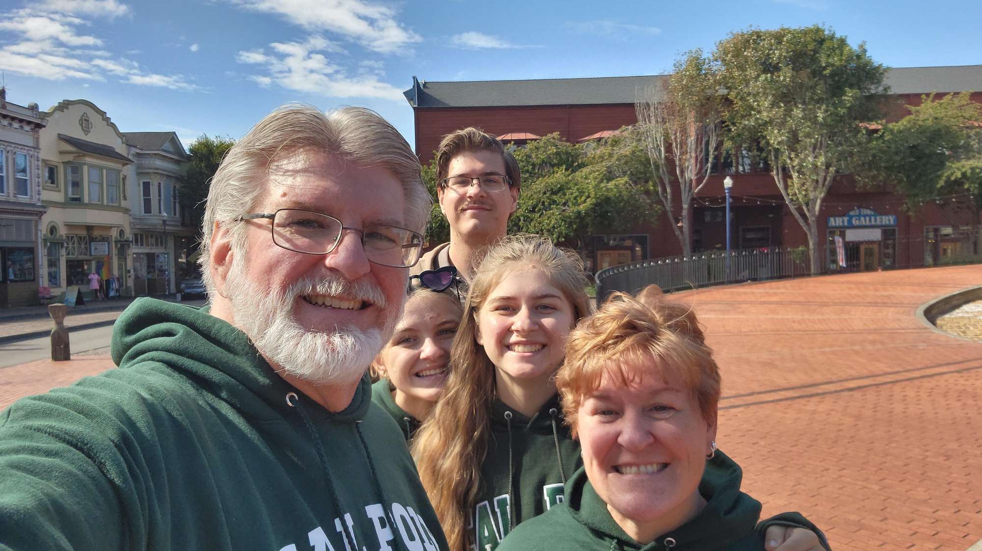 team building scavenger hunt