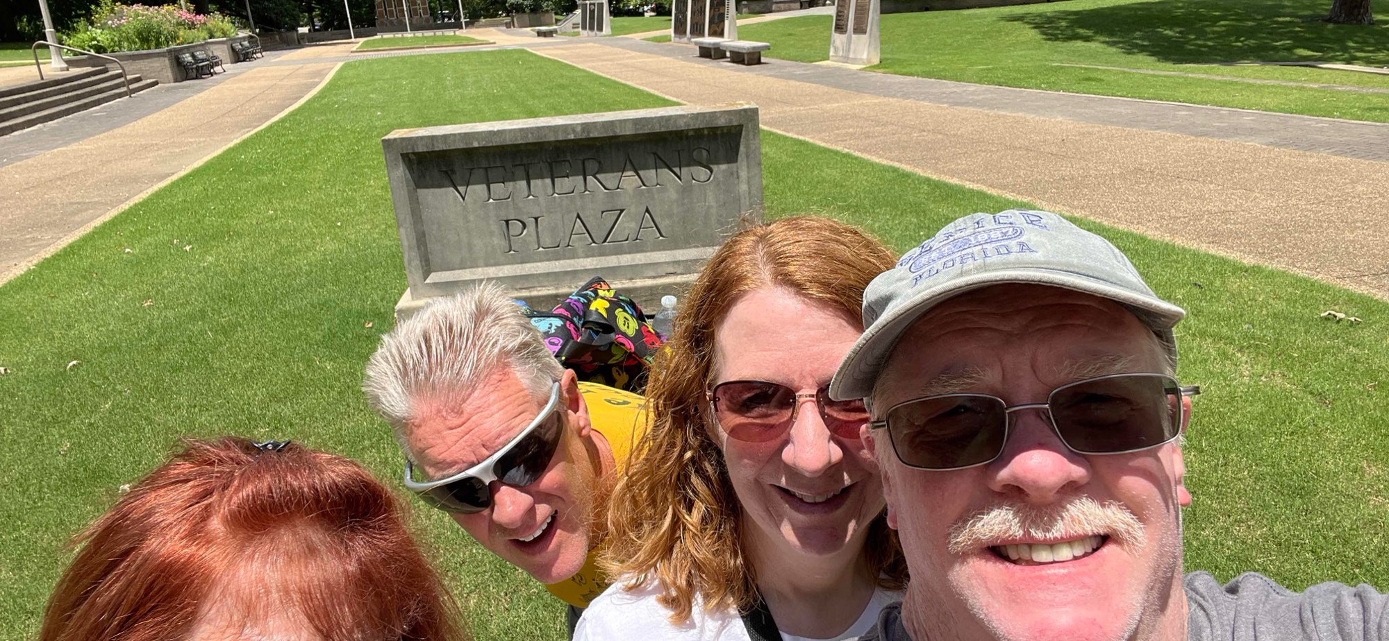 team building scavenger hunt