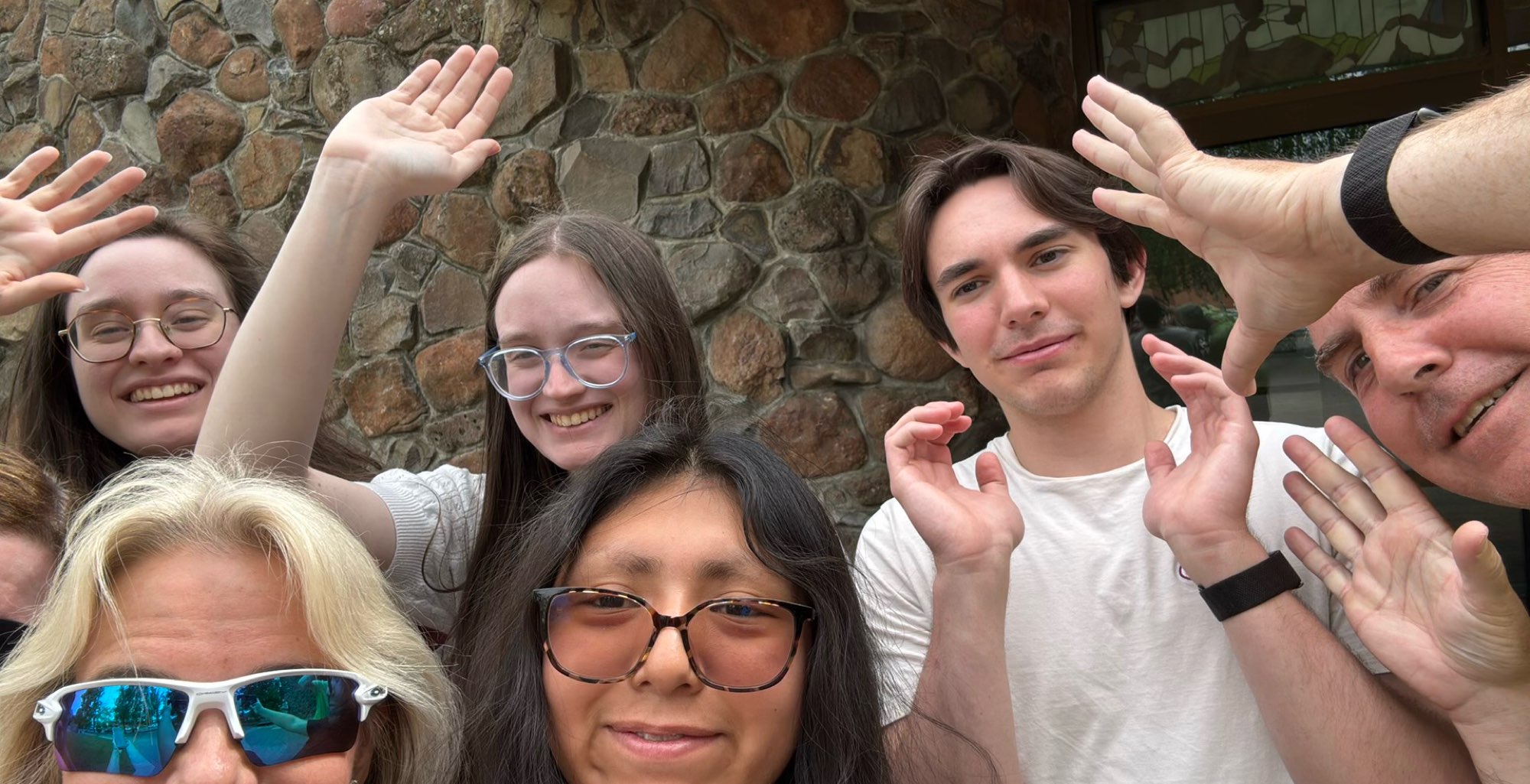 team building scavenger hunt