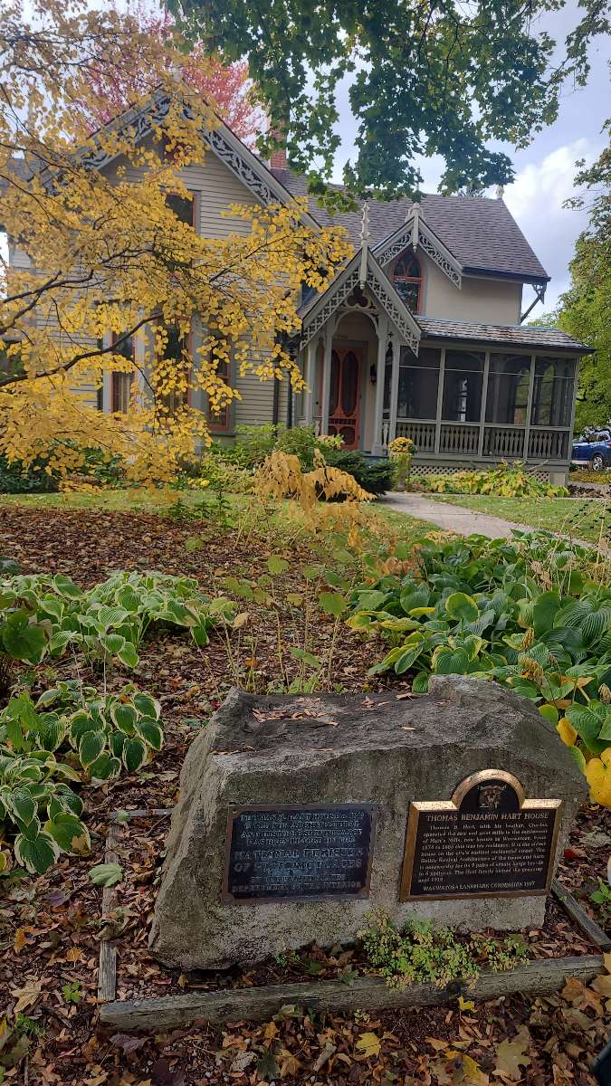 team building scavenger hunt