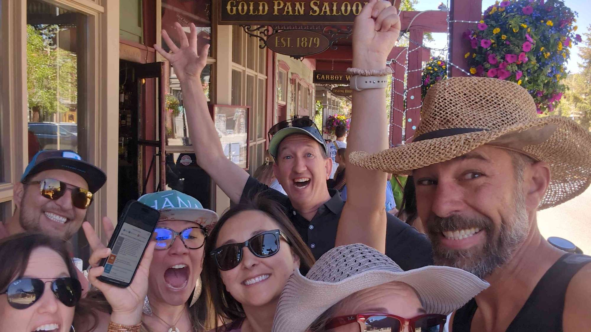 team building scavenger hunt