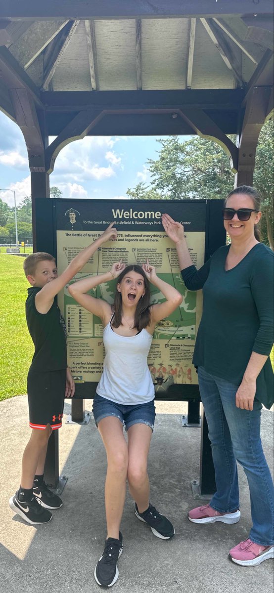 Fotografii ale v&acirc;n&abreve;torii de comori din Chesapeake