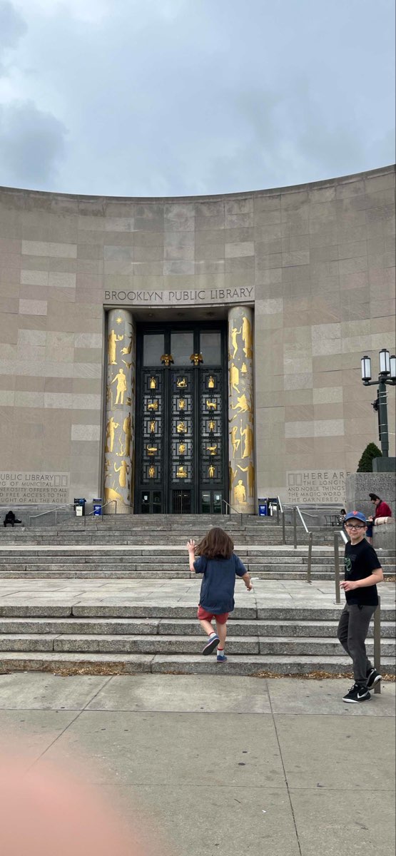 รูปถ่ายล่าสมบัติที่มหาวิทยาลัยโคลัมเบีย