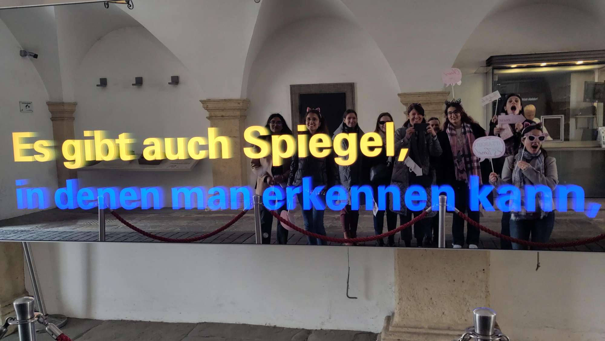 csapat&eacute;p&iacute;t&odblac; kincsvad&aacute;szat