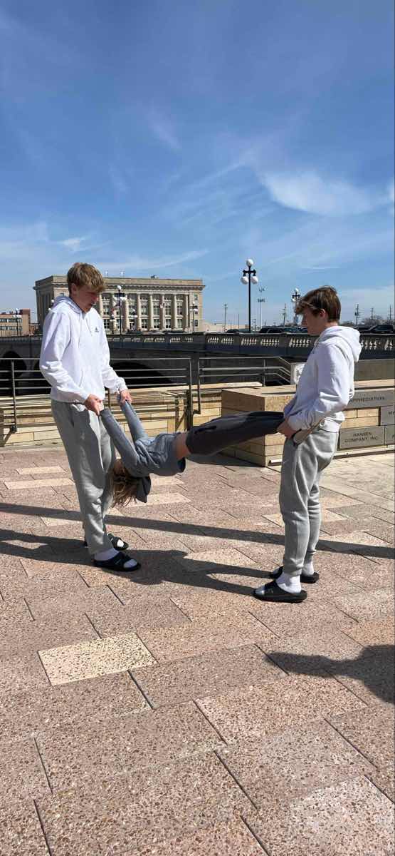 Des Moines Art Walk scavenger hunt photos