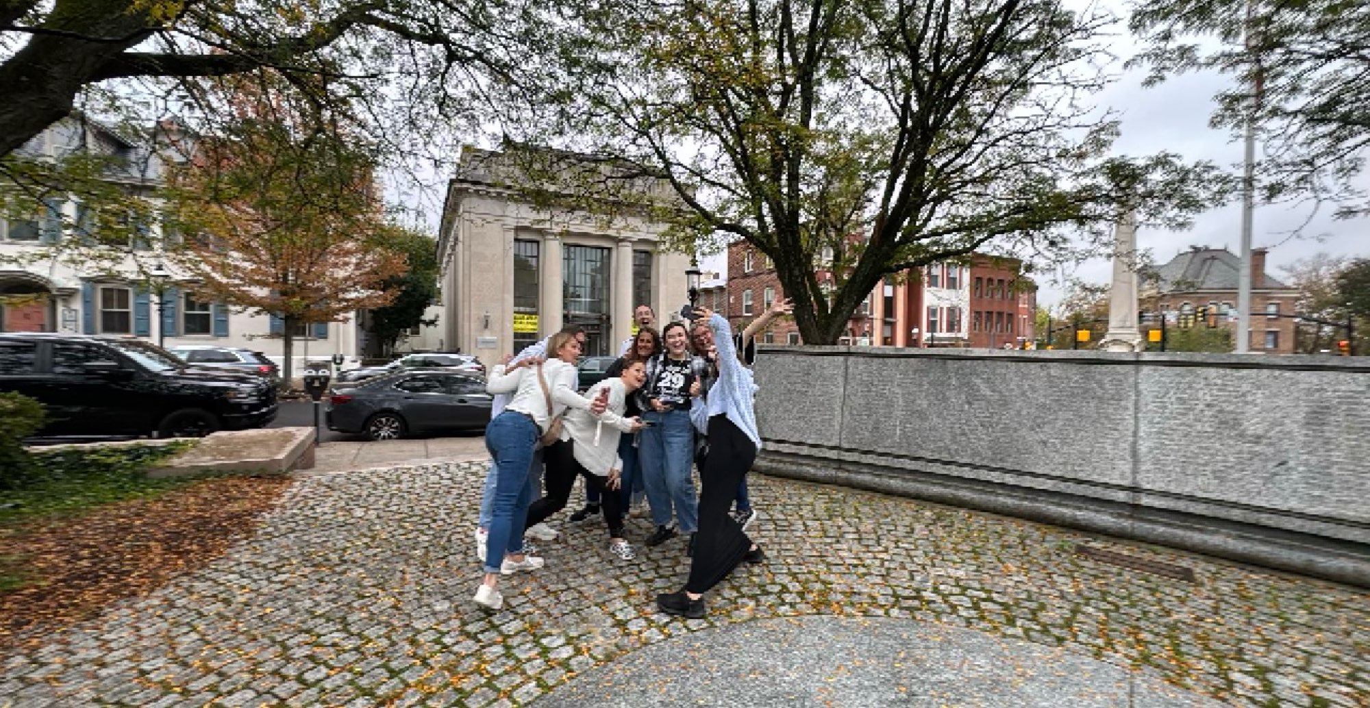 team building scavenger hunt