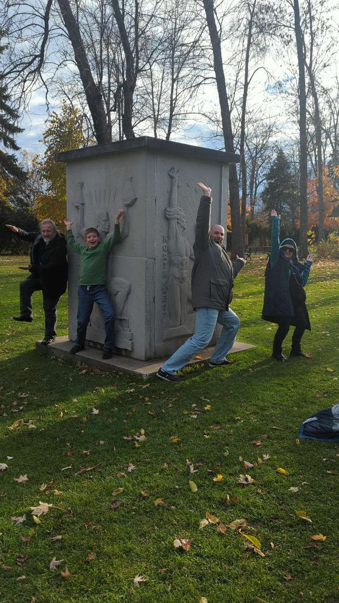 team building scavenger hunt