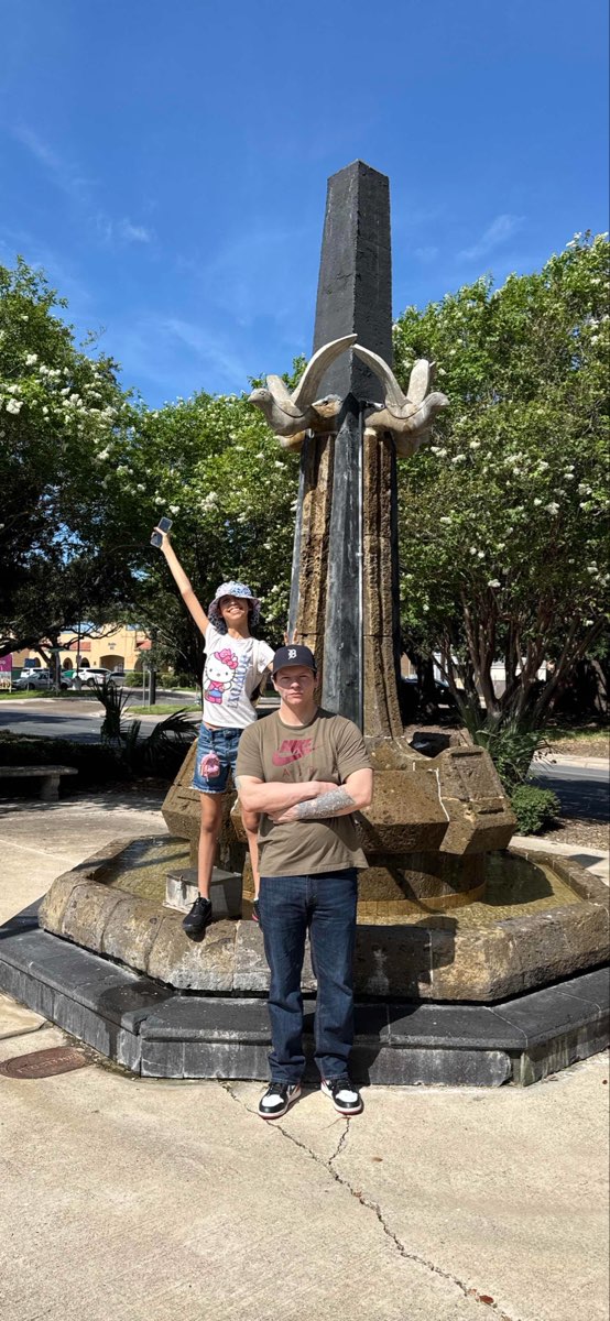 McAllen Scavenger Hunt स्कैवेंजर हंट की तस्वीरें