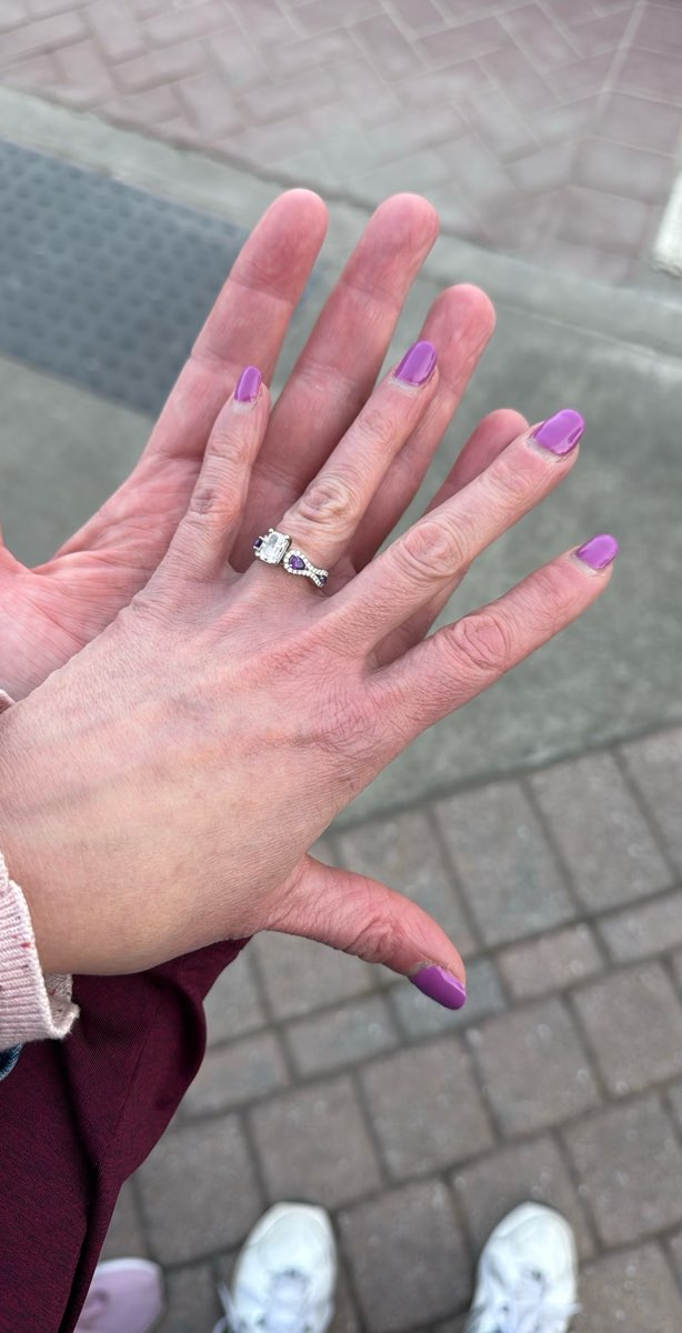 Zdj&eogon;cia z gry terenowej w Wake Forest