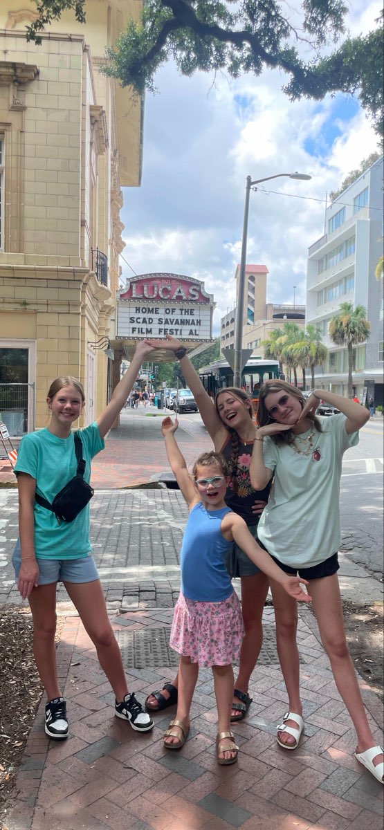 Savannah Georgia Bar Crawl scavenger hunt photos