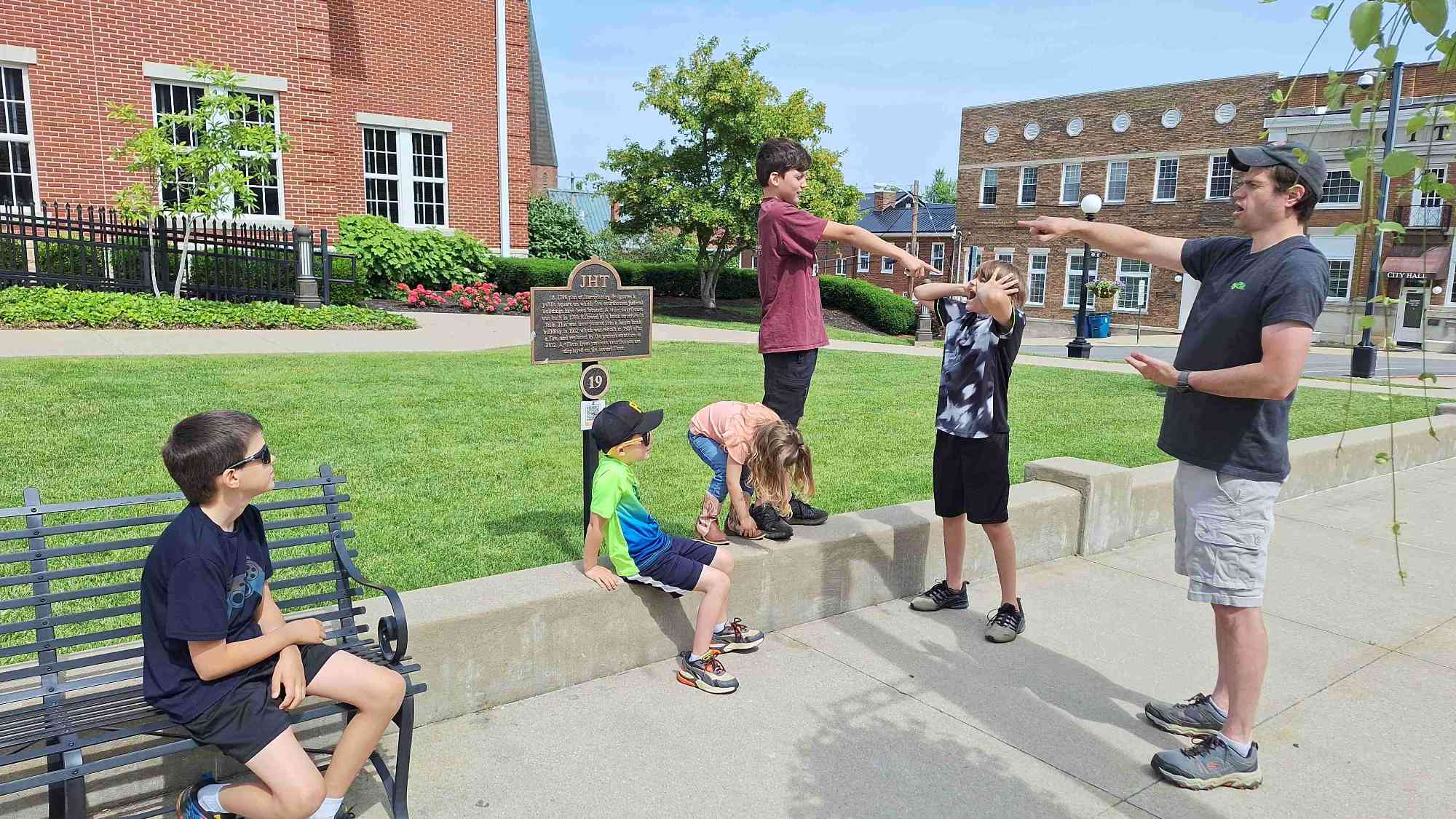 รูปภาพนักล่าสมบัติ Harrodsburg Scavenger Hunt